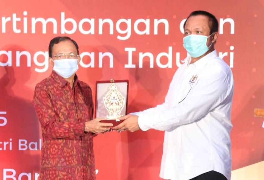 podiumnews.com-Wujudkan Bali Bangkit, Gubernur Koster Harap Sinergi Kadin